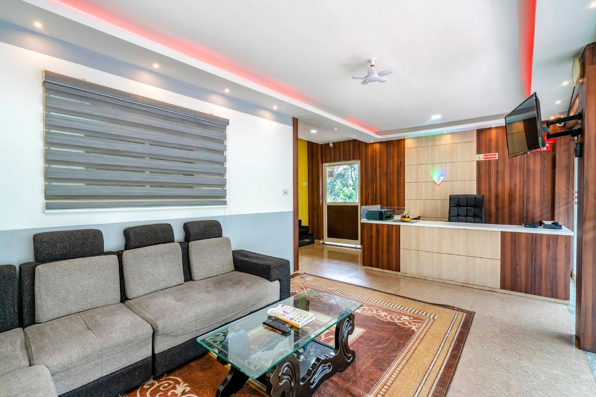 Fabhotel Abrigo Residency Anaviratty Exterior photo